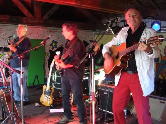 Le groupe sur scène