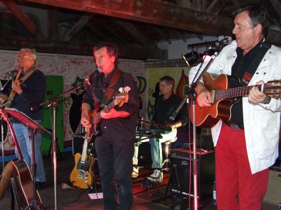 Le groupe sur scène