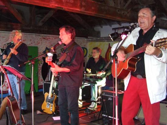 Le groupe sur scène